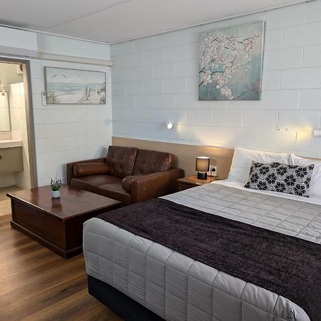 Morwell Parkside Motel Экстерьер фото